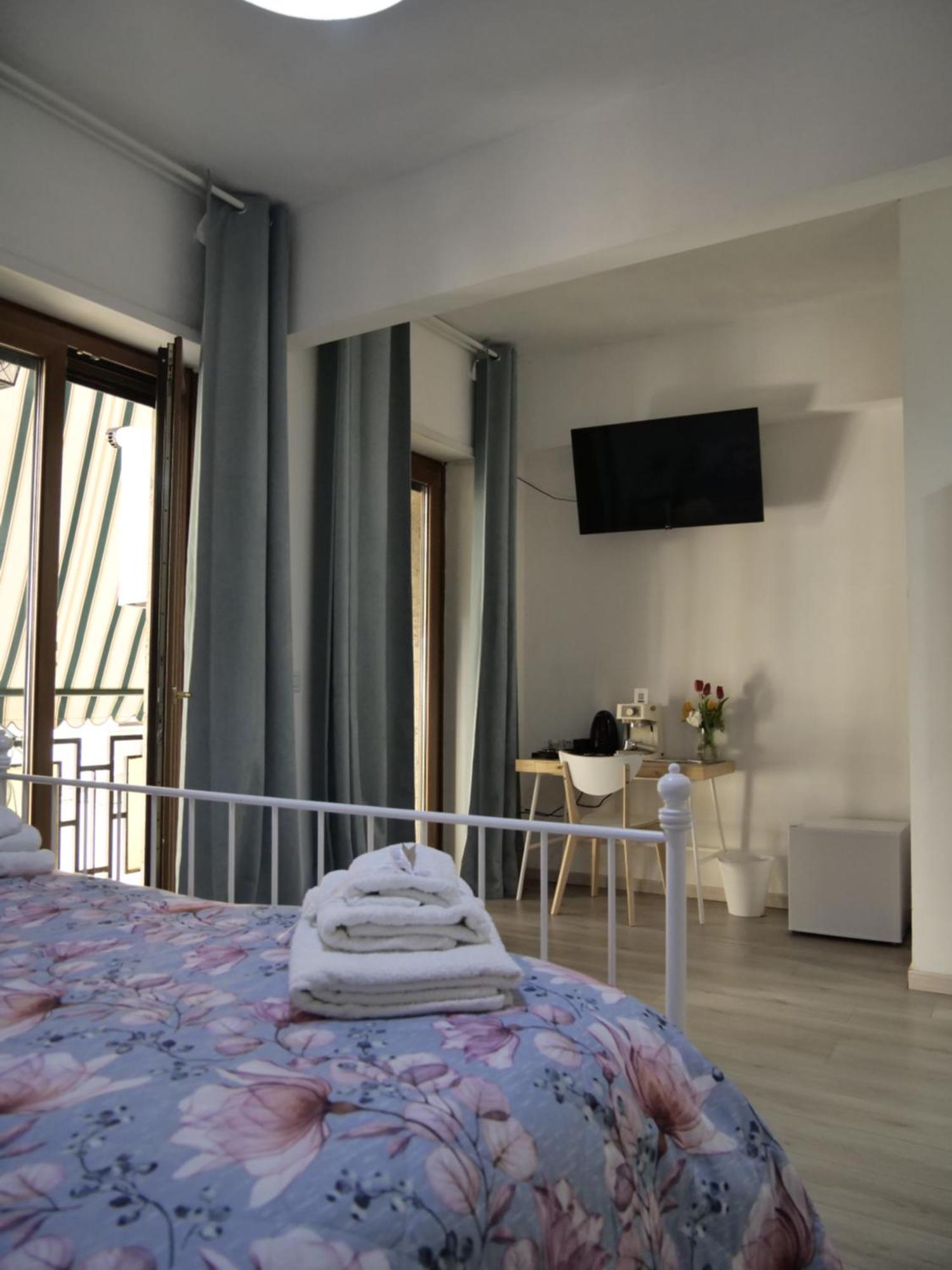 Bed and Breakfast Happy In Neapol Zewnętrze zdjęcie