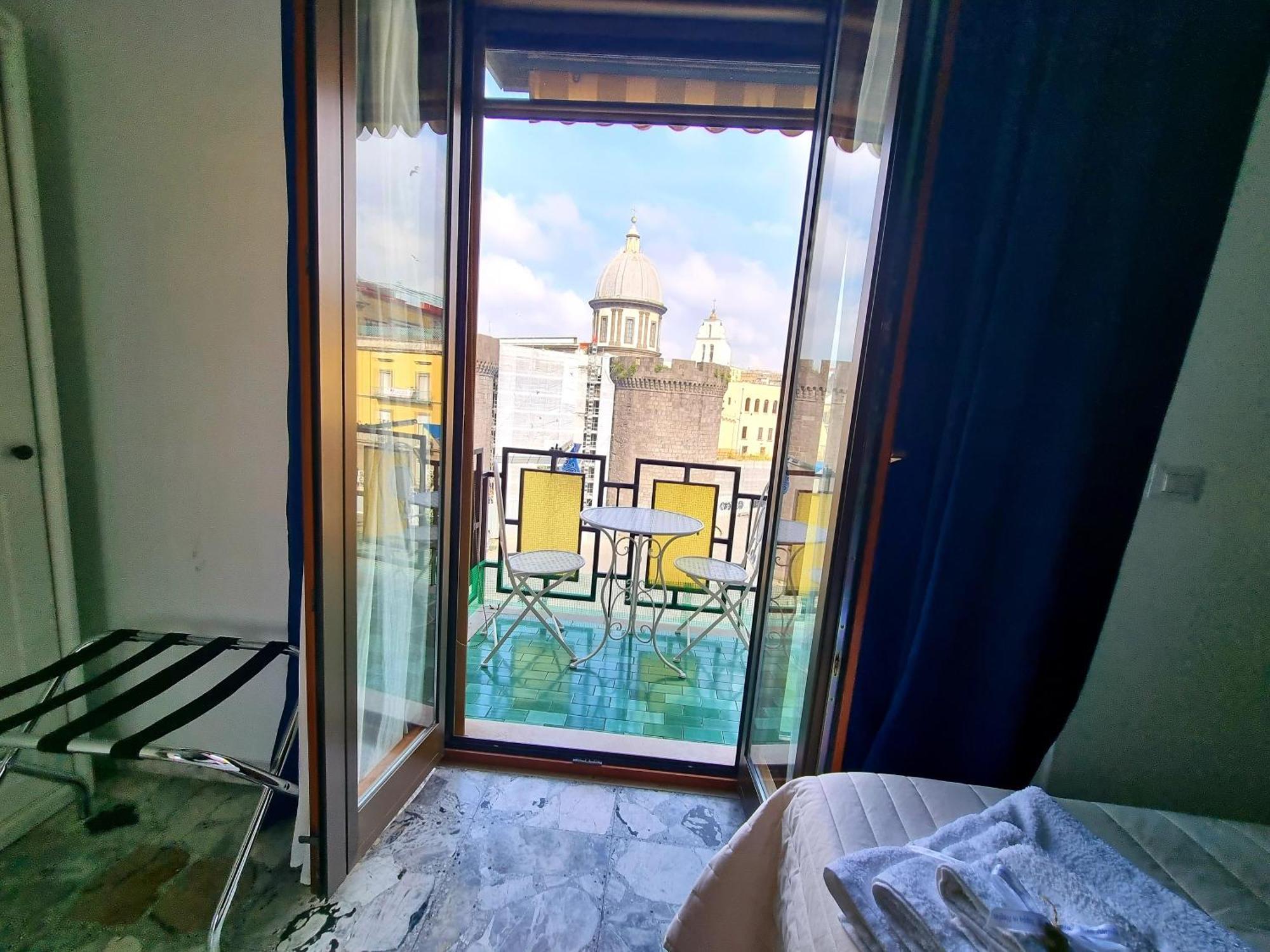 Bed and Breakfast Happy In Neapol Zewnętrze zdjęcie
